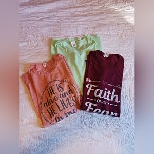 3 Christian Tees Womens XL Mint Green, Wine, Coral Colors Good Pre Owned Cond